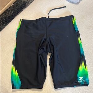 TYR durafast biker shorts sz 32 womens black
